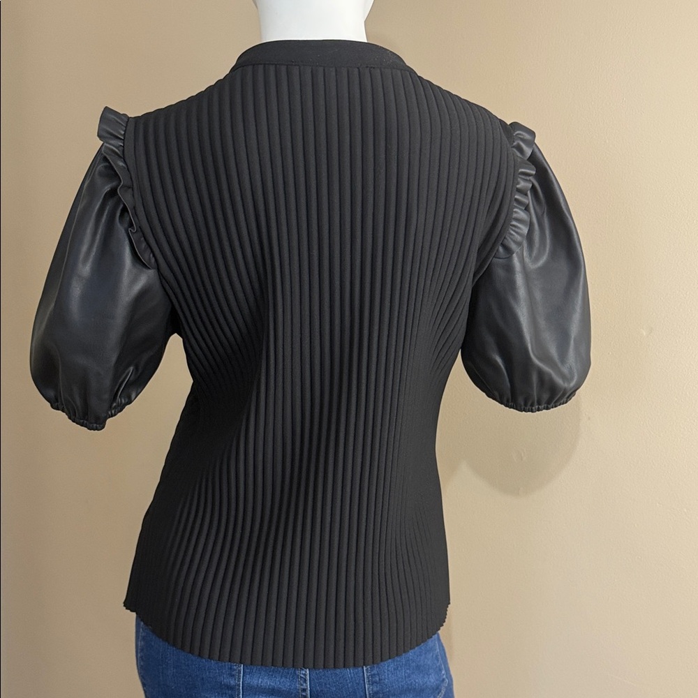 Marc New York Black Textured Puff Faux Leather Short 5-Button Top - Picture 5 of 13